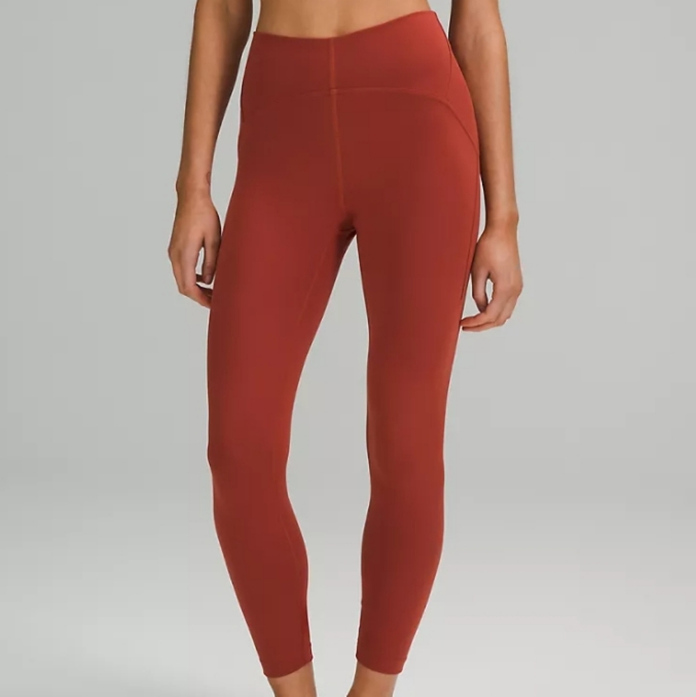 Lululemon Athletica InStill HR Tight 25" in Cayenne. Size 8
